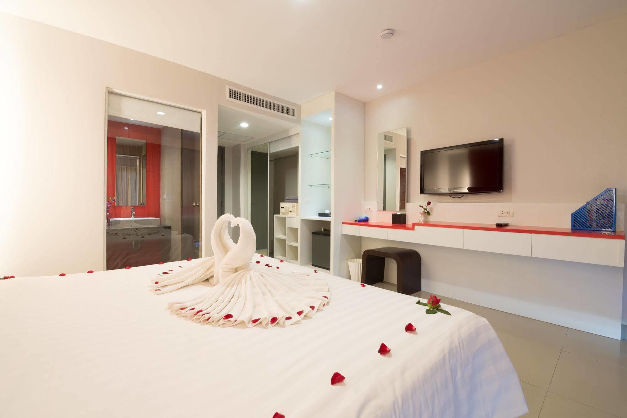 Alfresco Phuket Hotel Patong Екстер'єр фото